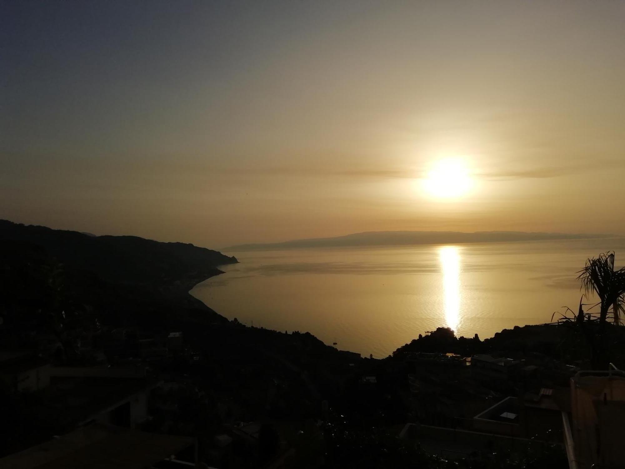 Villa Johnny And Mary'S House Breathtaking View Taormina Kamer foto